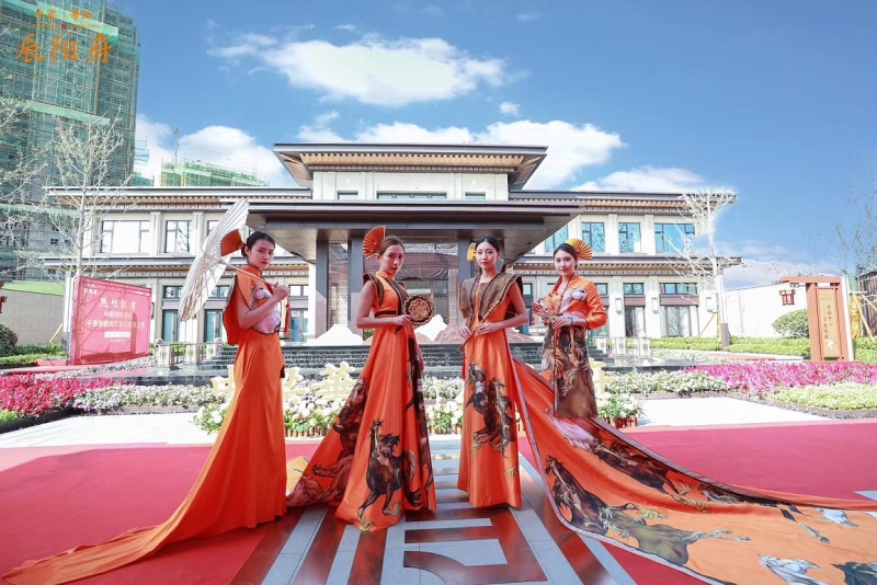 中梁華地·辰陽府中式美學(xué)營(yíng)銷中心盛大開放！