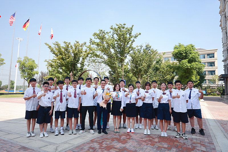 新華公學畢業季|在夏天遇見就在夏天告別吧